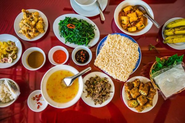 Tasting special food in Ninh Binh